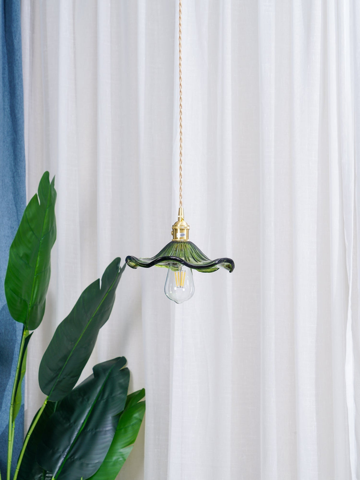 Daphne moderne Pendelleuchte aus Glas in Blumenform