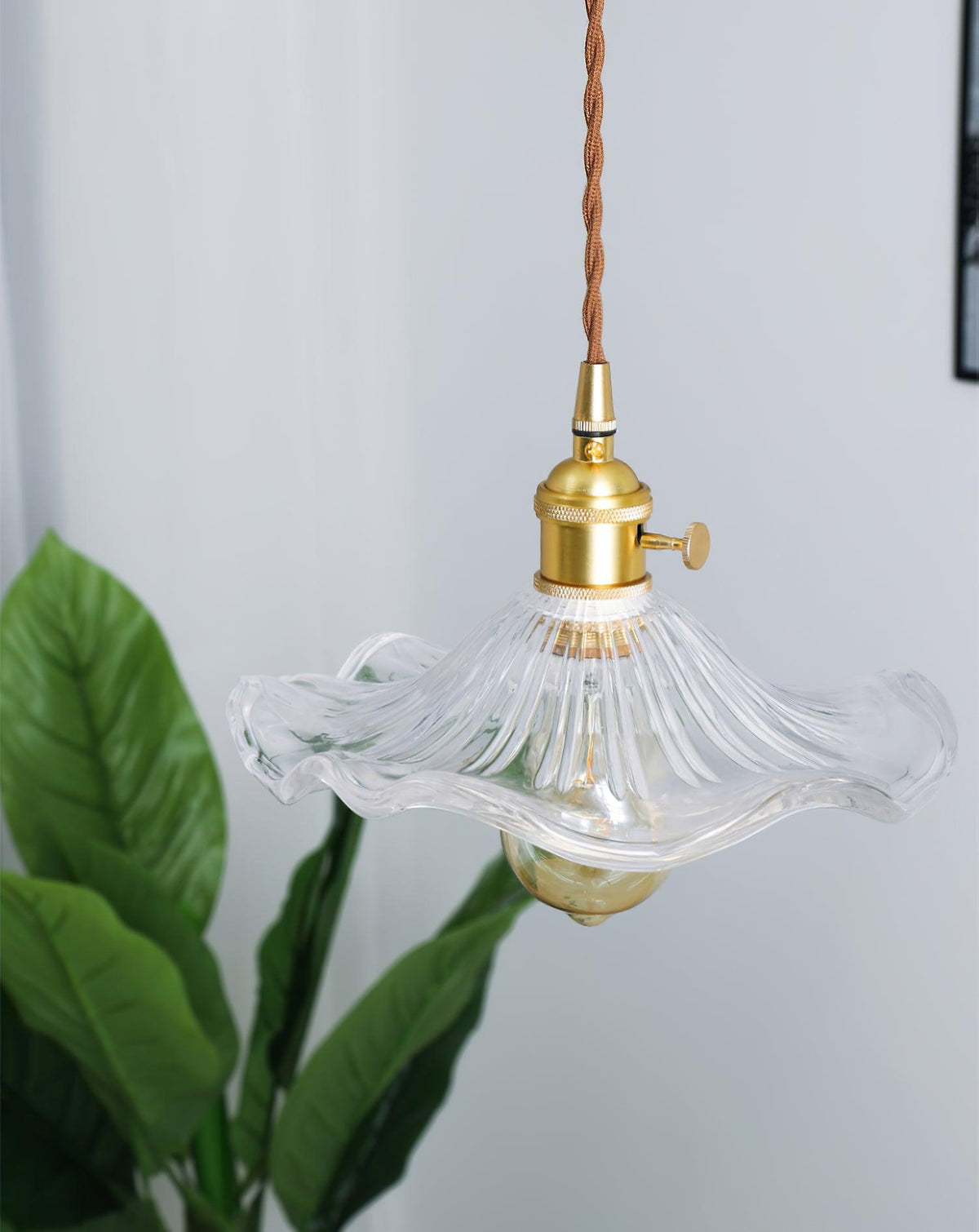Lioralina Pendelleuchte aus Messing und Glas im Vintage-Stil