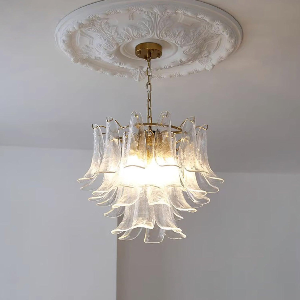 Elvess Kronleuchter Murano-Glas-Blätter Gold