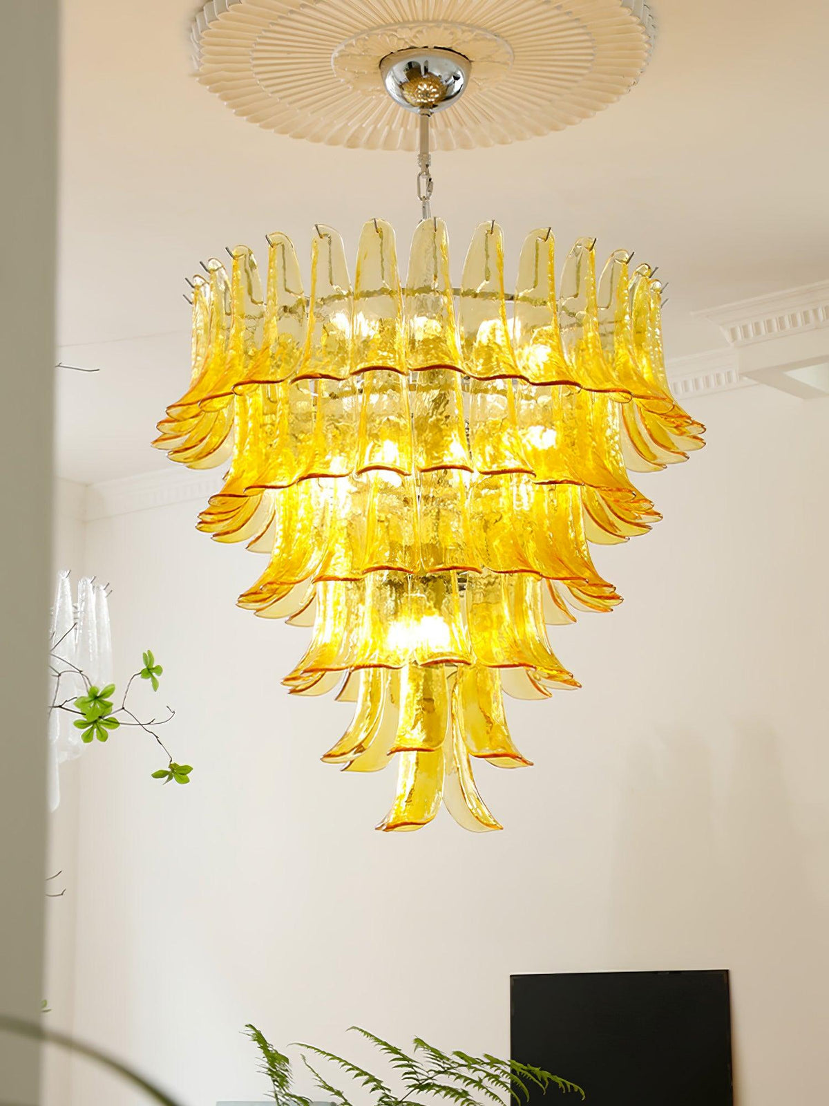 Elvess Kronleuchter Murano-Glas-Blätter Gold
