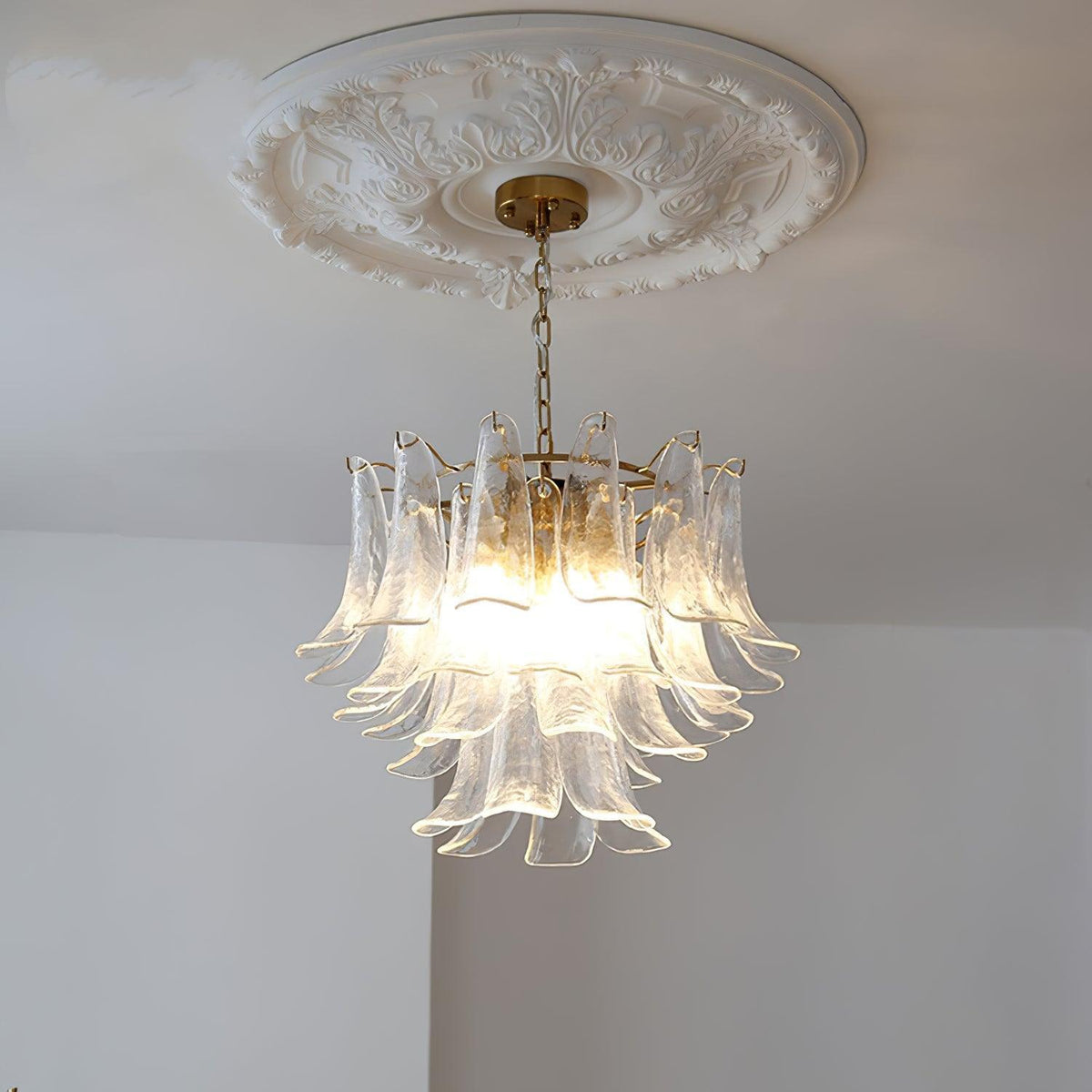 Elvess Kronleuchter Murano-Glas-Blätter Gold