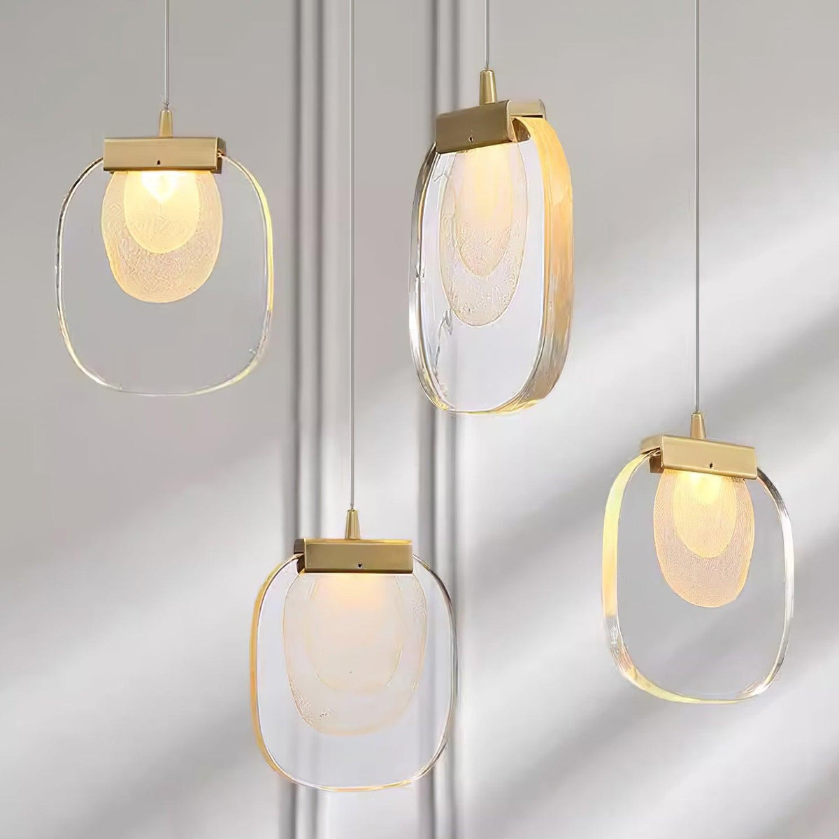 Avesia Minimalistische Pendelleuchte aus Glas für Treppenhaus