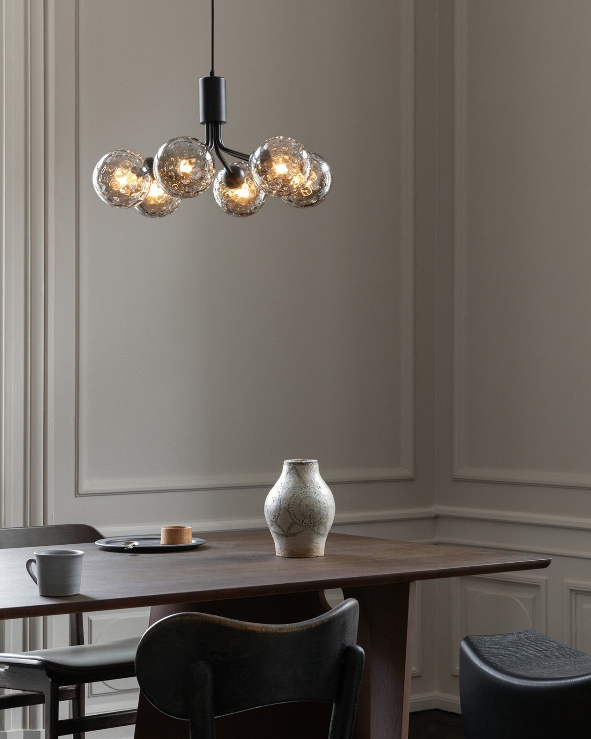 Eirelelle Pendelleuchte mit Glas-Kugel-Cluster in Messing