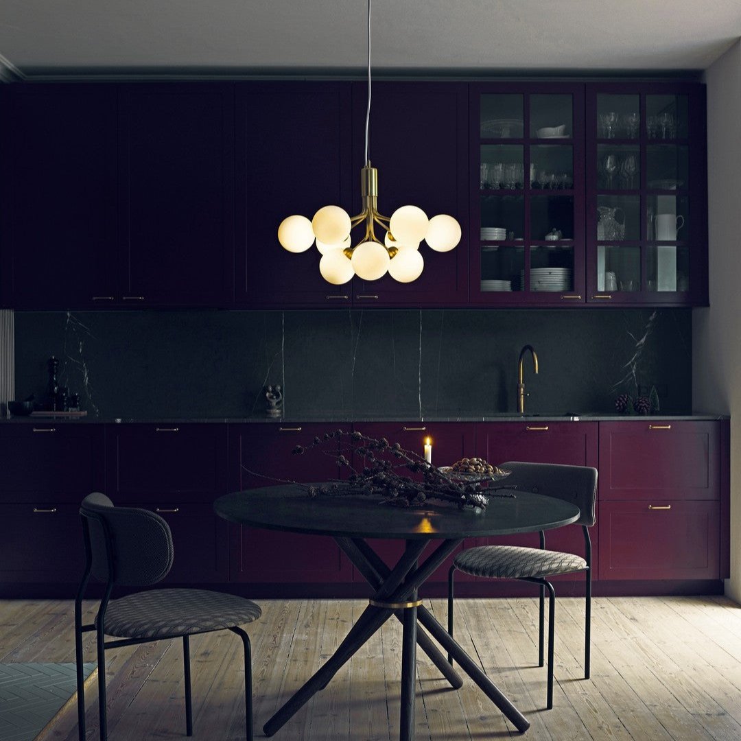 Eirelelle Pendelleuchte mit Glas-Kugel-Cluster in Messing