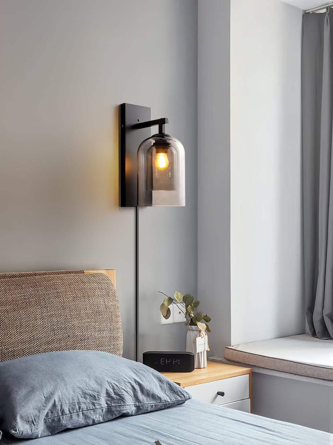 Celerira zeitgenössische Kunst-Glas-Wandleuchte in Tubular-Form mit Stecker | Cielum