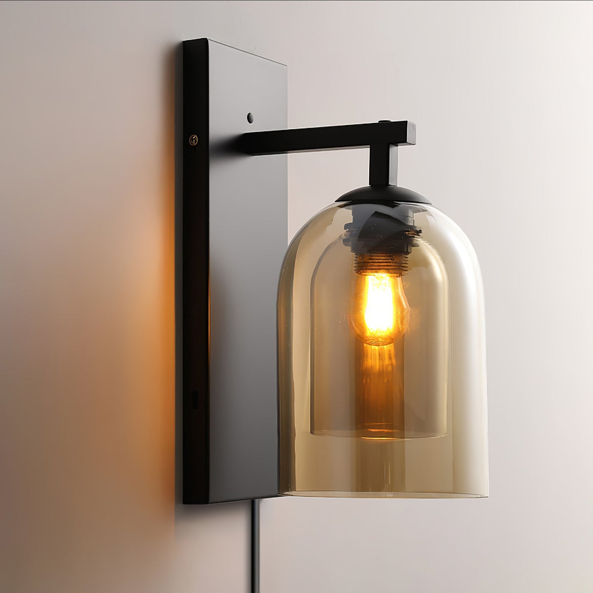 Celerira zeitgenössische Kunst-Glas-Wandleuchte in Tubular-Form mit Stecker | Cielum