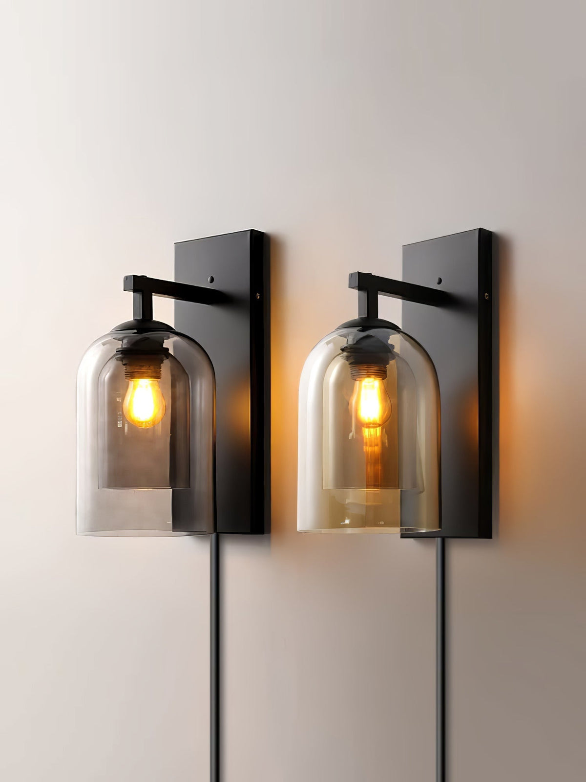 Celerira zeitgenössische Kunst-Glas-Wandleuchte in Tubular-Form mit Stecker | Cielum