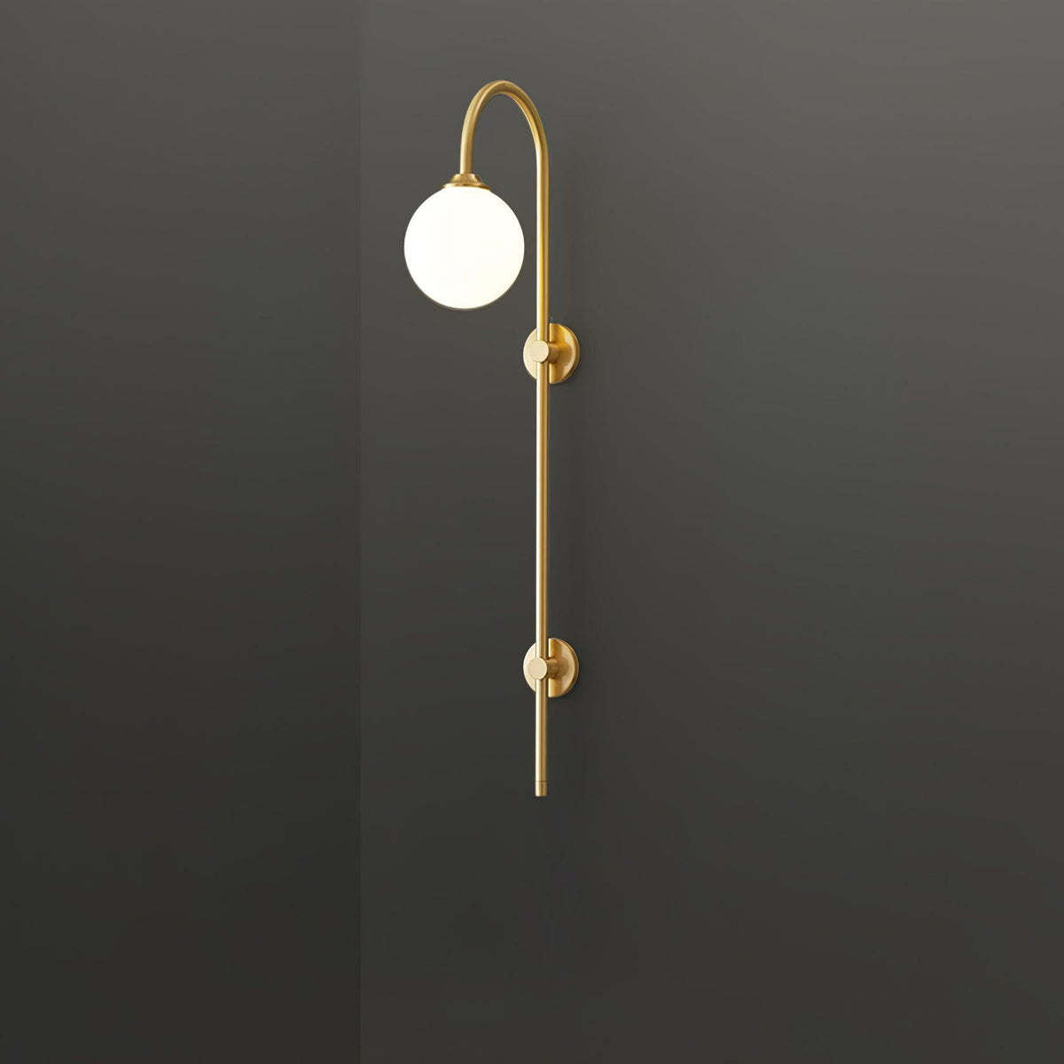 Nyvaris zeitgenössische minimalistische Wandleuchte aus Messing mit Kugel in Glas | Cielum