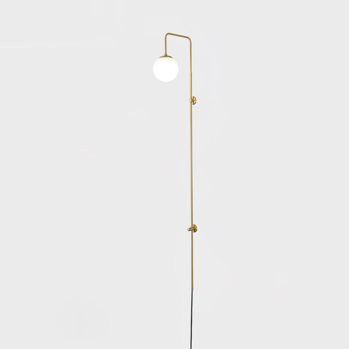 Evshaia Premium Elegance Kugel-Wandleuchte aus Messing mit Glas | US-Stecker