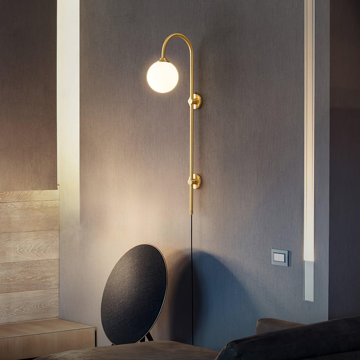 Evshaia Premium Elegance Kugel-Wandleuchte aus Messing mit Glas | US-Stecker