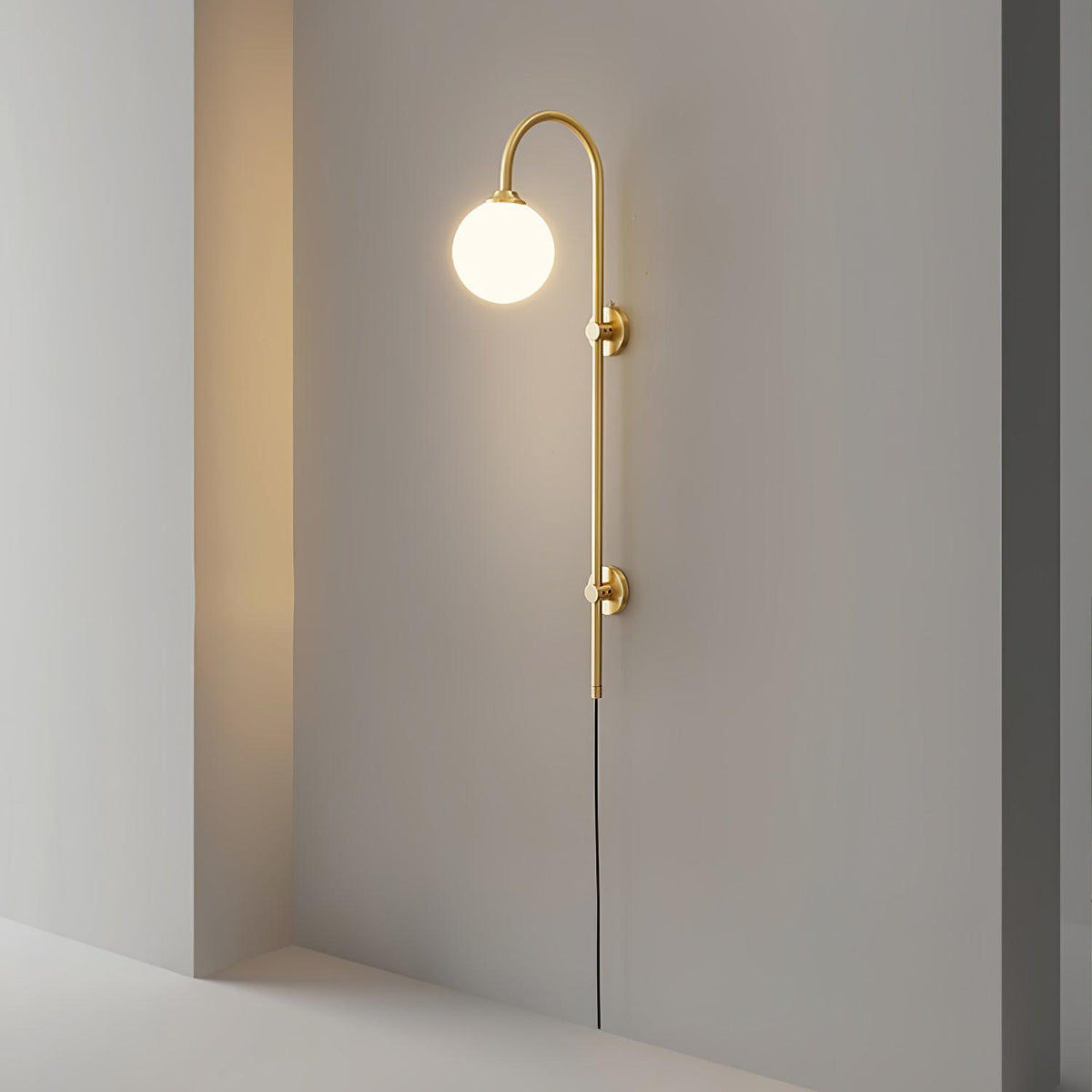 Evshaia Premium Elegance Kugel-Wandleuchte aus Messing mit Glas | US-Stecker