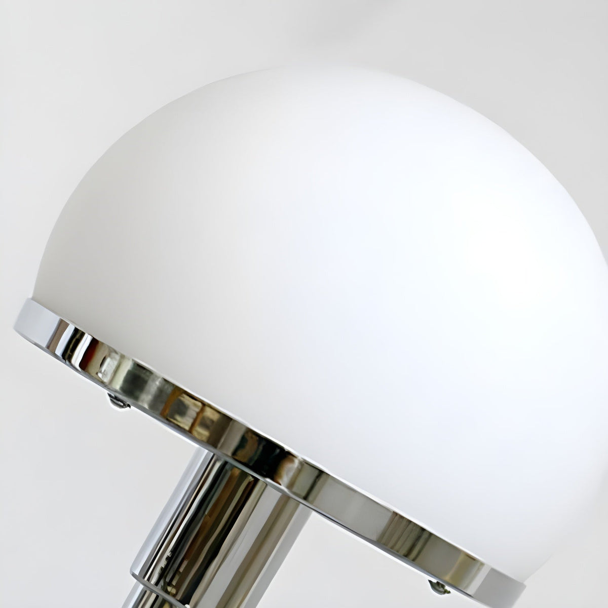 Fane Tischleuchte aus Glas mit künstlerischem Design