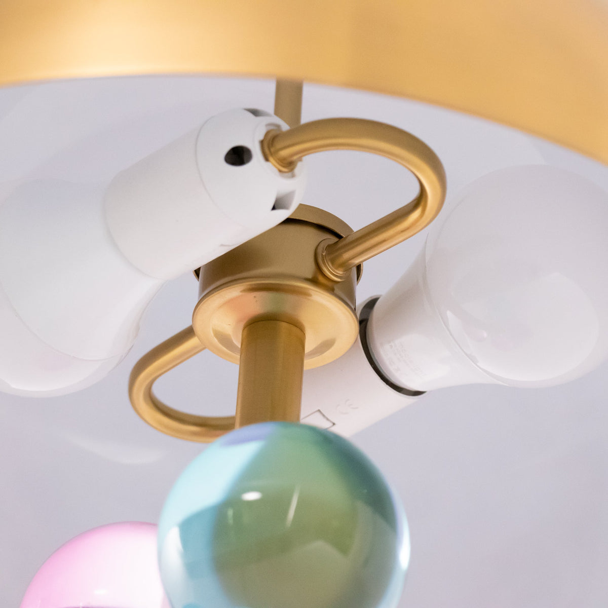 Petoeria moderne Marmor-Tischlampe