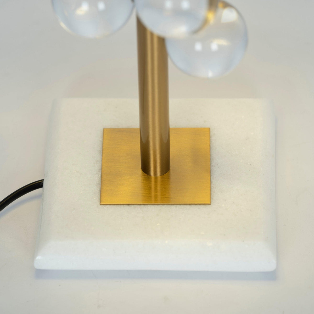 Petoeria moderne Marmor-Tischlampe