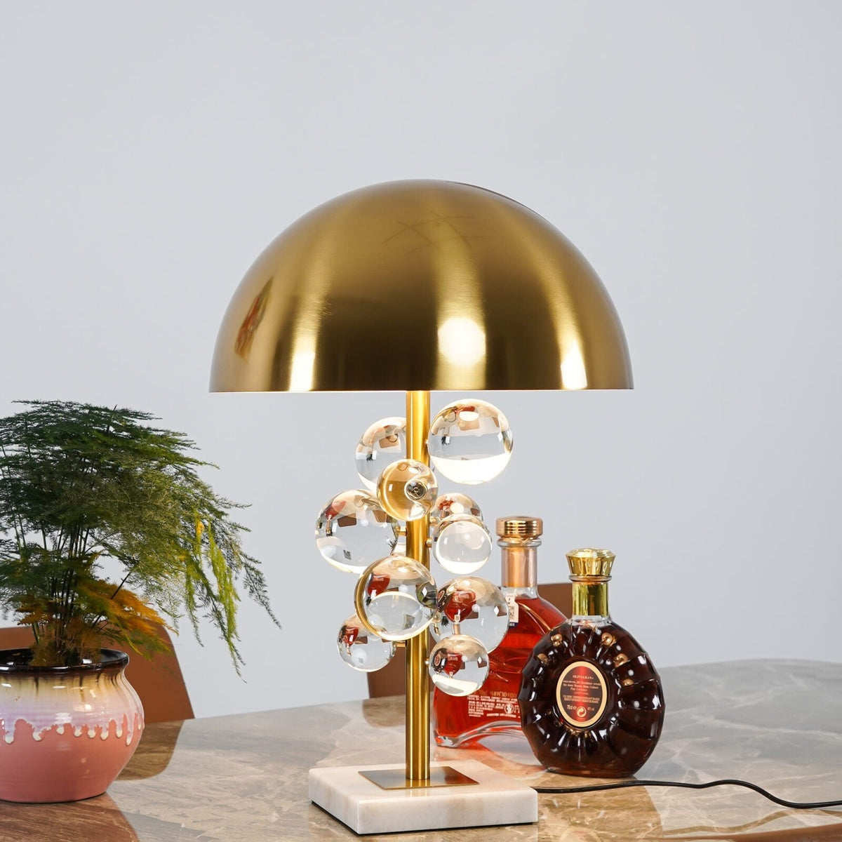 Petoeria moderne Marmor-Tischlampe