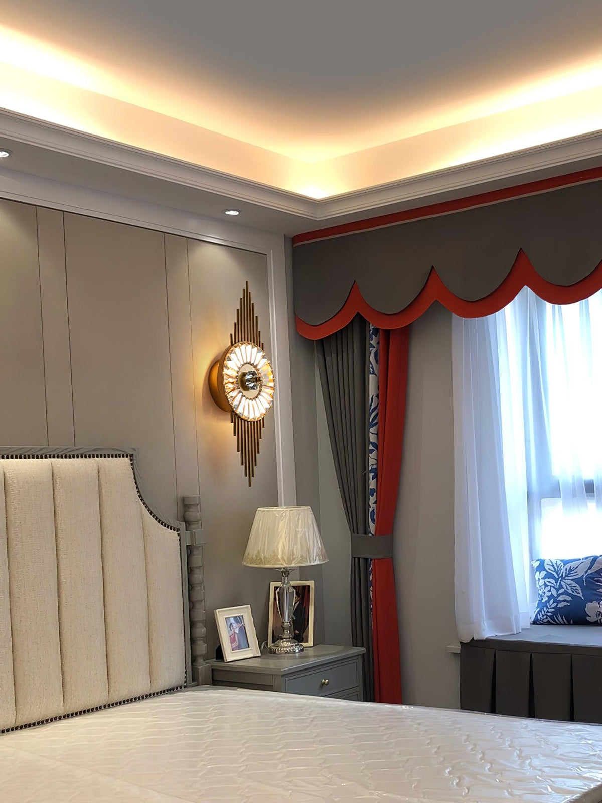 Cilirel Postmodern Luxus-Wandleuchte aus Gold mit Kristall