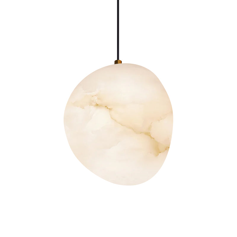 Ralen Pendelleuchte aus Alabaster mit Messing-Akzenten für eine warme, elegante Atmosphäre