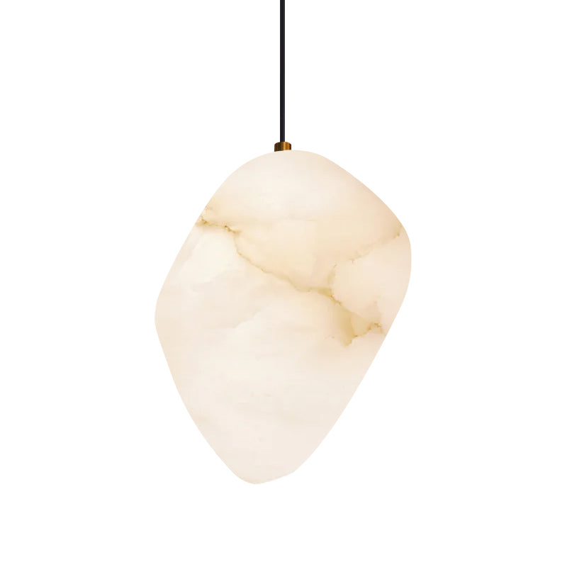 Ralen Pendelleuchte aus Alabaster mit Messing-Akzenten für eine warme, elegante Atmosphäre