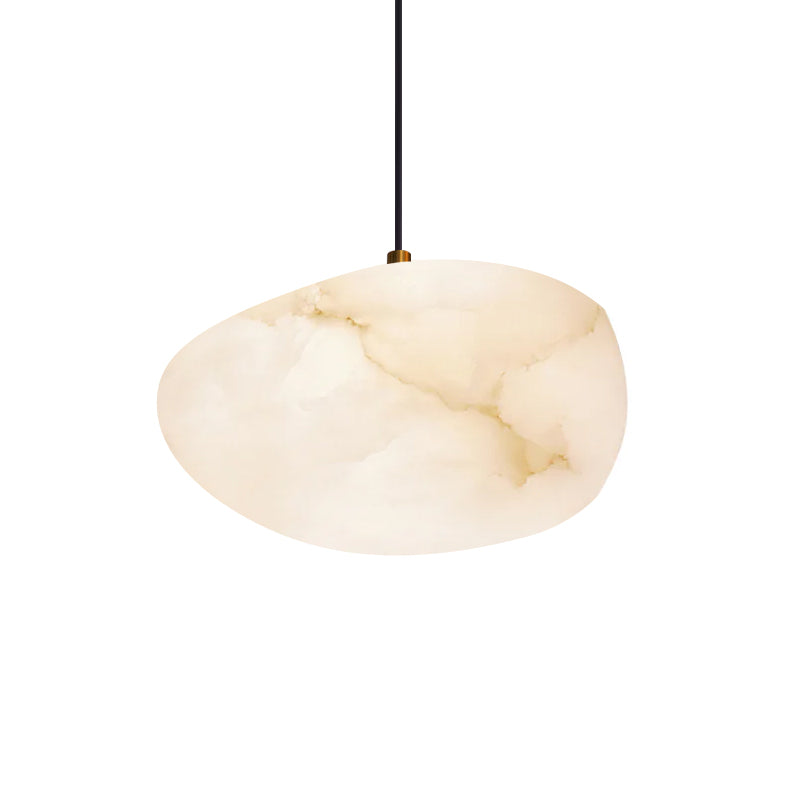 Ralen Pendelleuchte aus Alabaster mit Messing-Akzenten für eine warme, elegante Atmosphäre