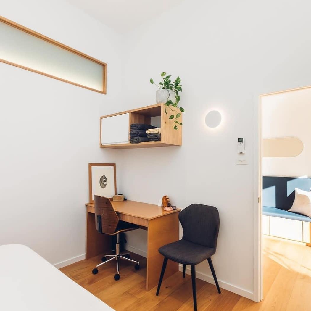 Phelan Messing Minimalistische Wandleuchte
