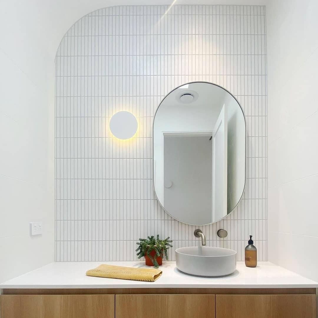 Phelan Messing Minimalistische Wandleuchte