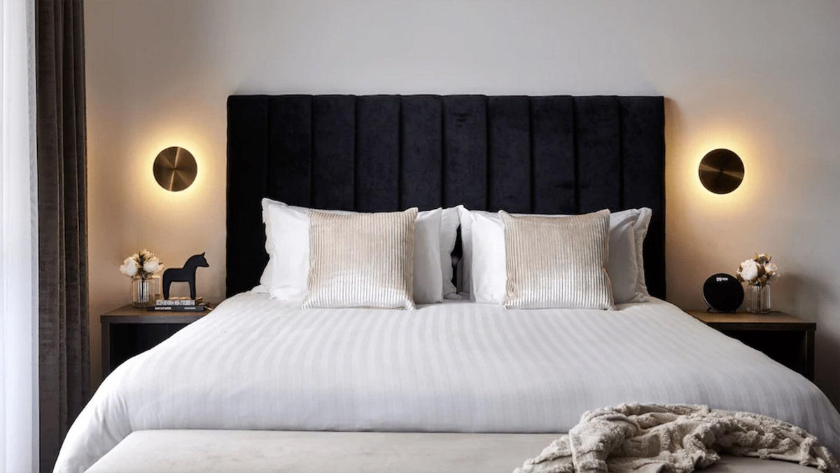 Phelan Messing Minimalistische Wandleuchte
