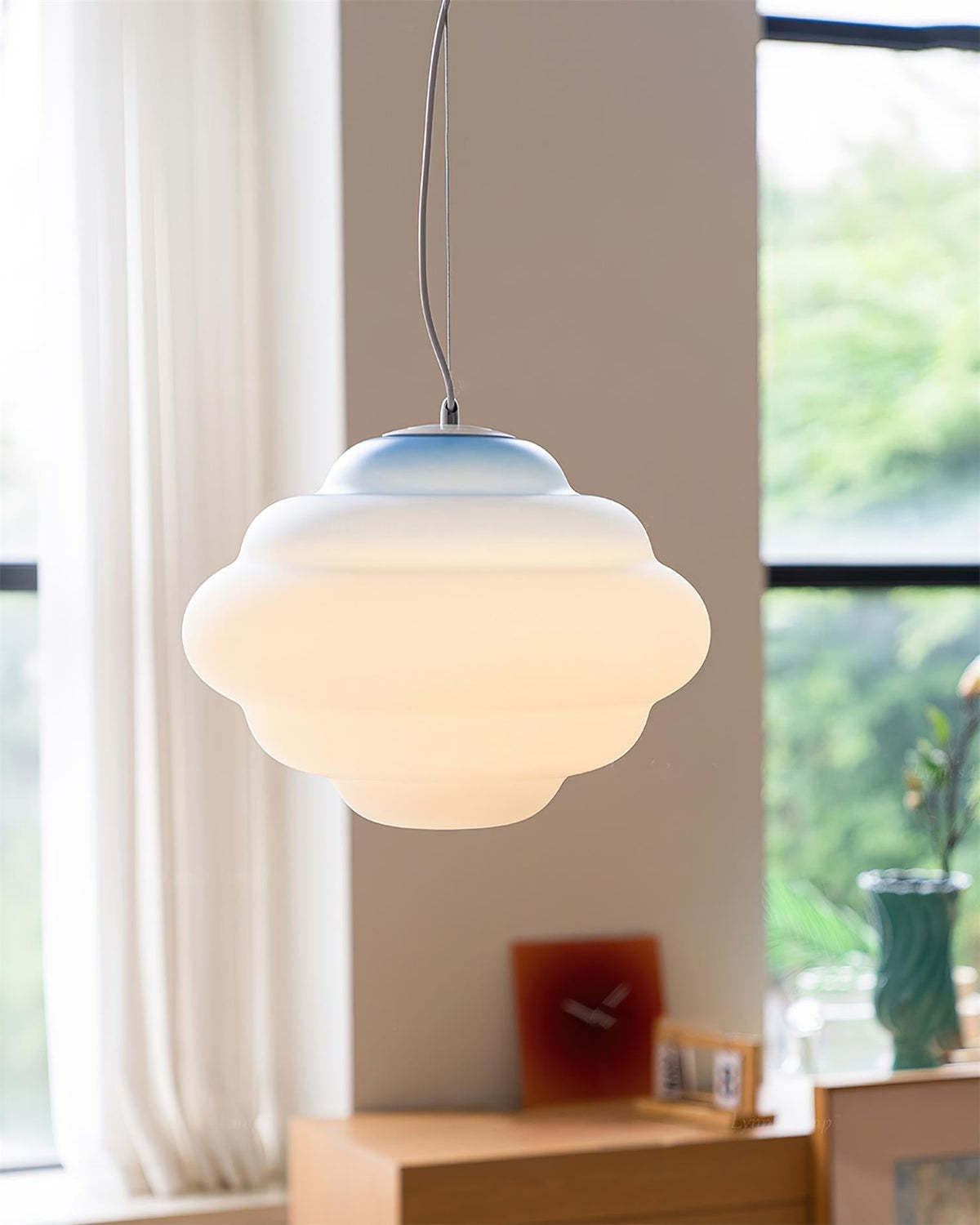 Eurvenara Premium zeitgenössische Pendelleuchte aus milchigem Glas
