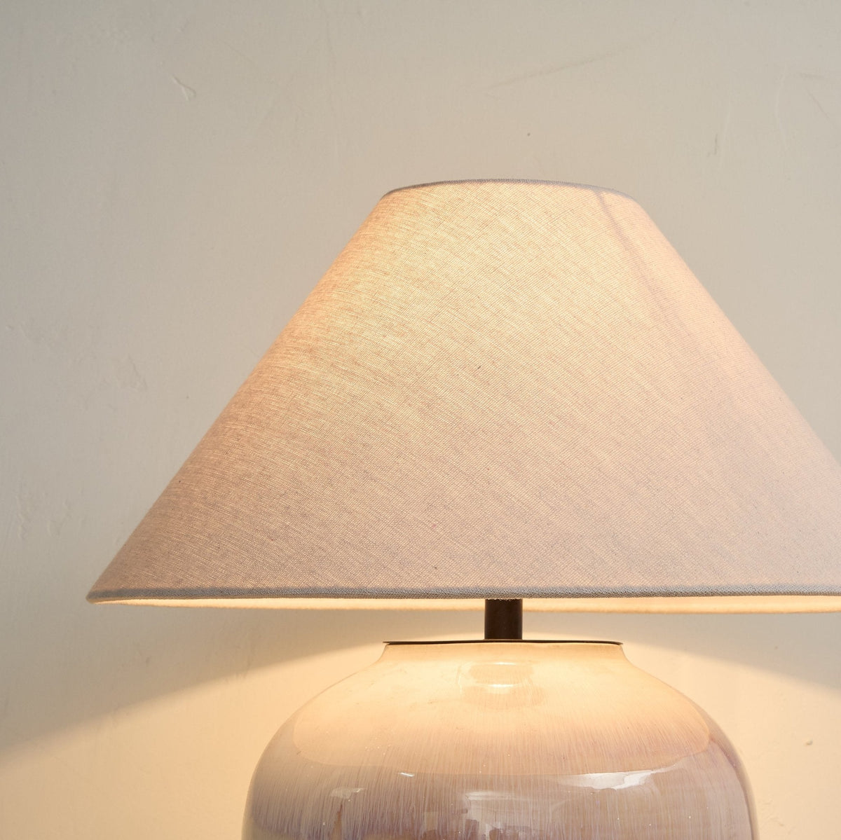 Gradient Hued Keramik-Jar-Tischlampe