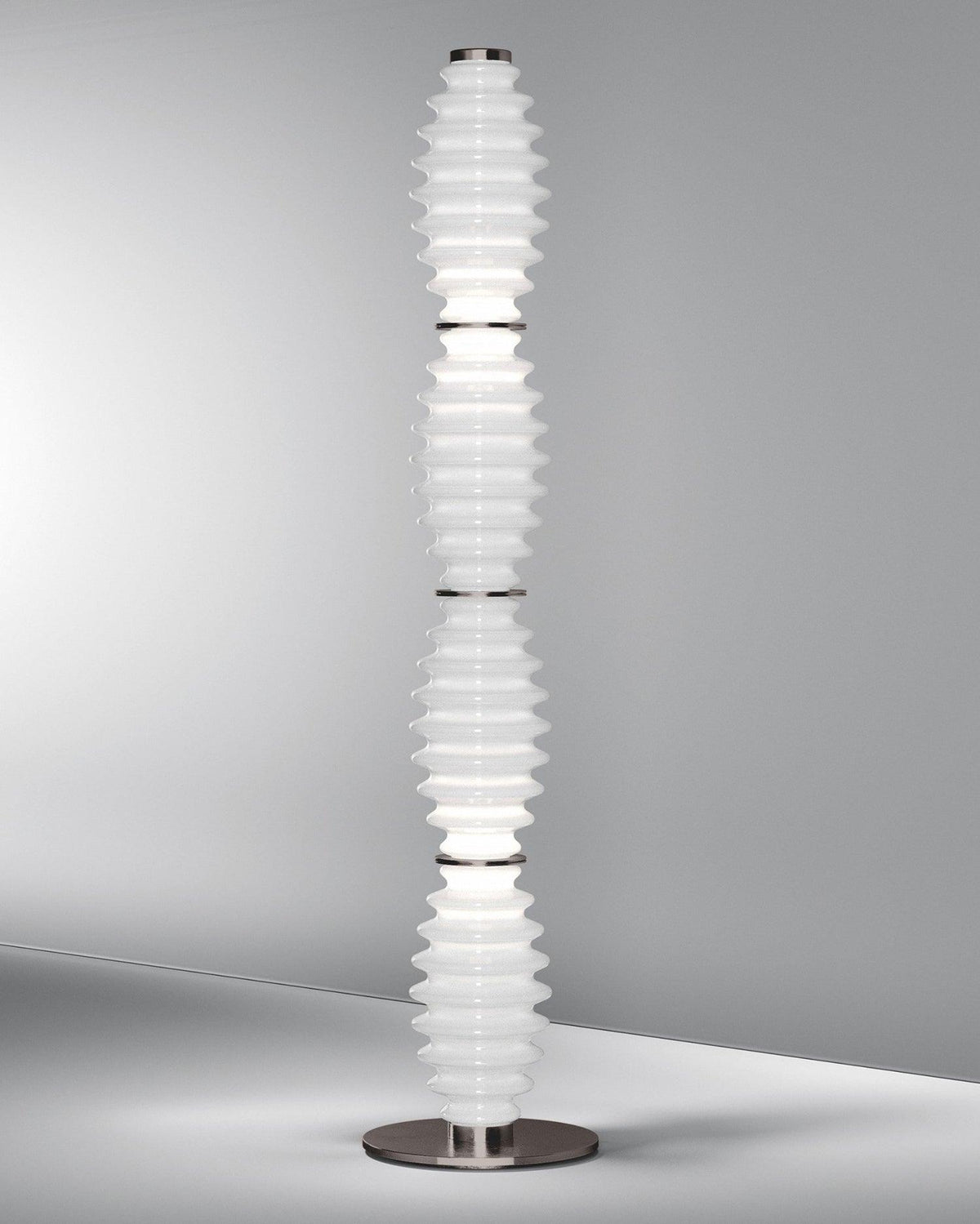 Celerine Stehleuchte aus Glas im modernen Stil