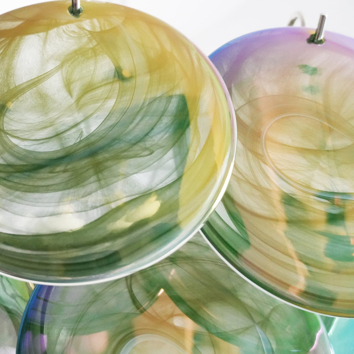 Lioraline Kronleuchter aus grünem Murano-Glas in Scheibenform zeitgenössisch