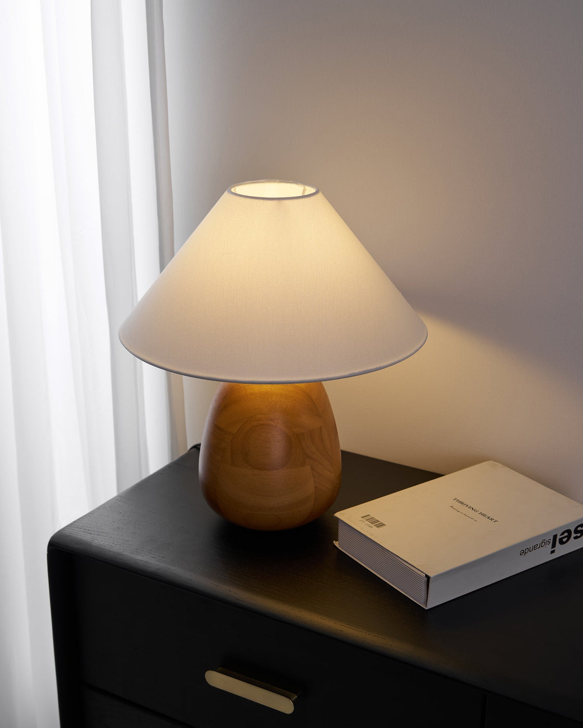 Lindenier Tischleuchte aus Holz