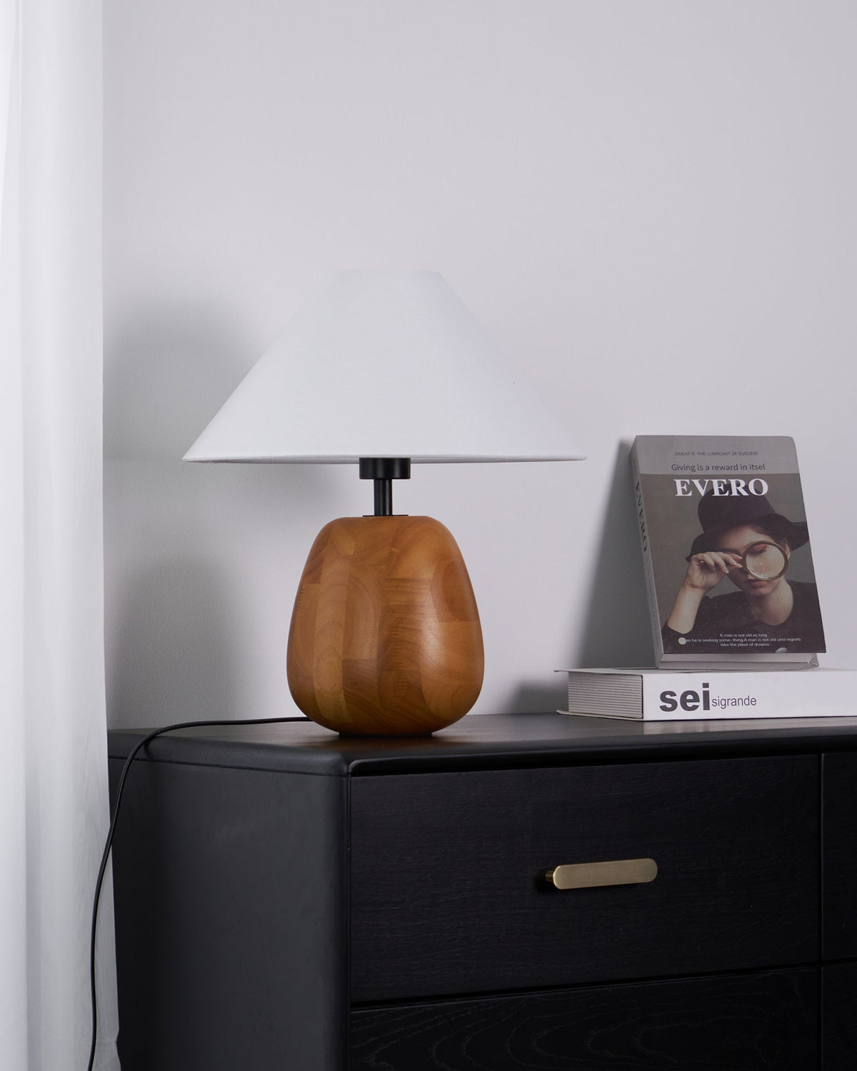 Lindenier Tischleuchte aus Holz