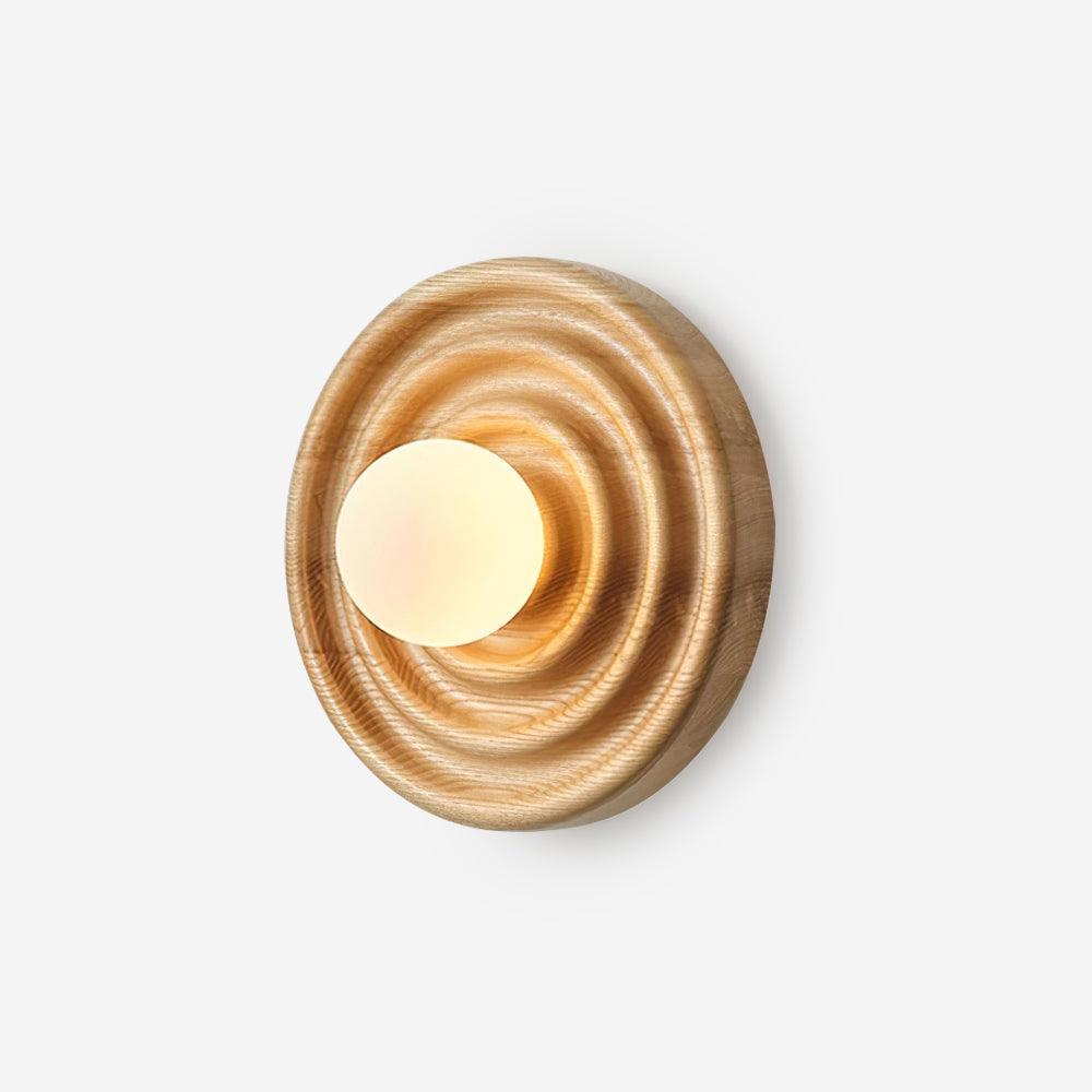 Aldinise Wandleuchte Ripple mit Erlenholzkörper und Kugellampenschirm aus Glas