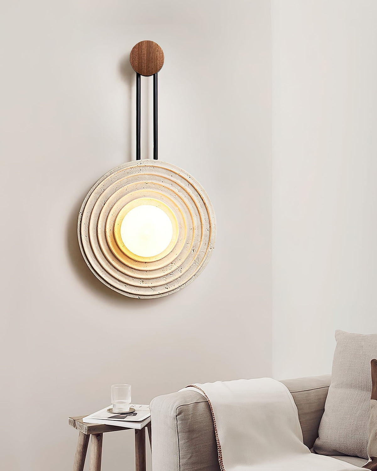 Isoror Spiral-Ring Travertine-Wandleuchte in Dunkelwalnuss & Beige