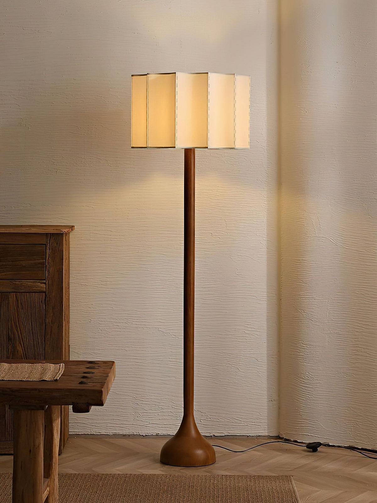 Bexi Minimalistische Stehleuchte aus Holz
