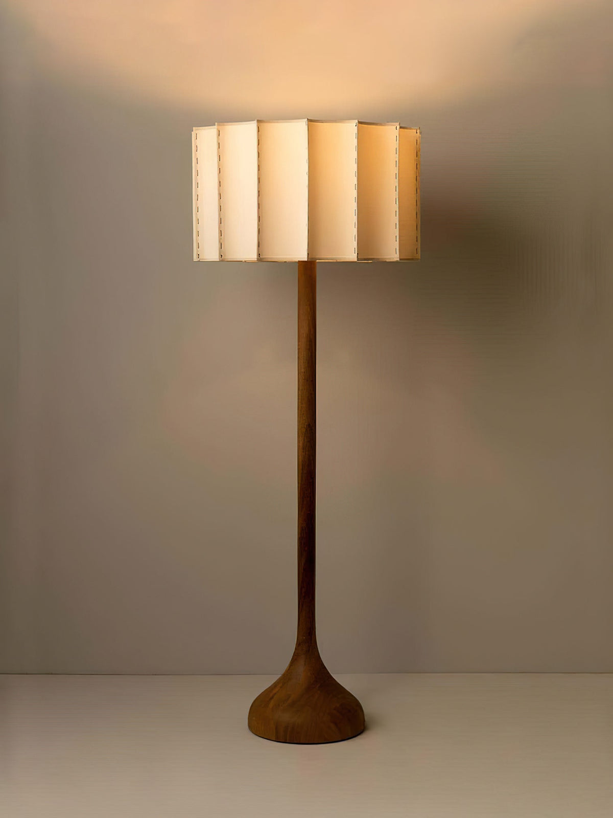 Bexi Minimalistische Stehleuchte aus Holz