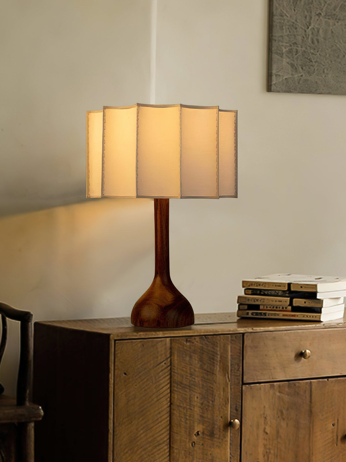 Livenq Tischleuchte aus Holz und Stoff im Retro-Stil