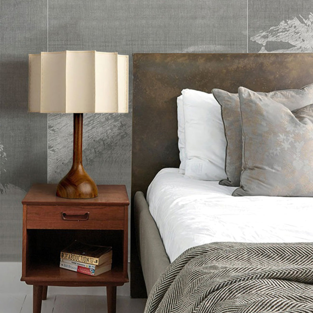 Livenq Tischleuchte aus Holz und Stoff im Retro-Stil