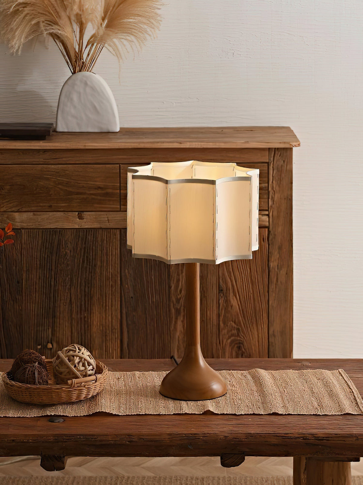 Livenq Tischleuchte aus Holz und Stoff im Retro-Stil