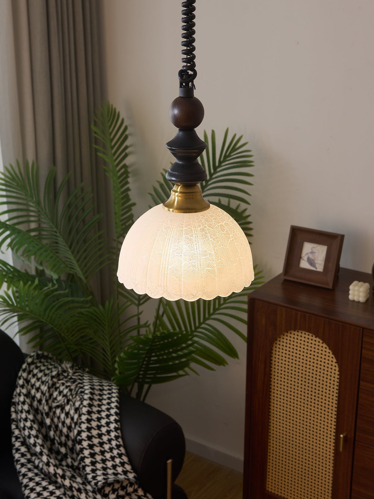 Halcyon zeitgenössische minimalistische Bogen-Holz-Pendelleuchte