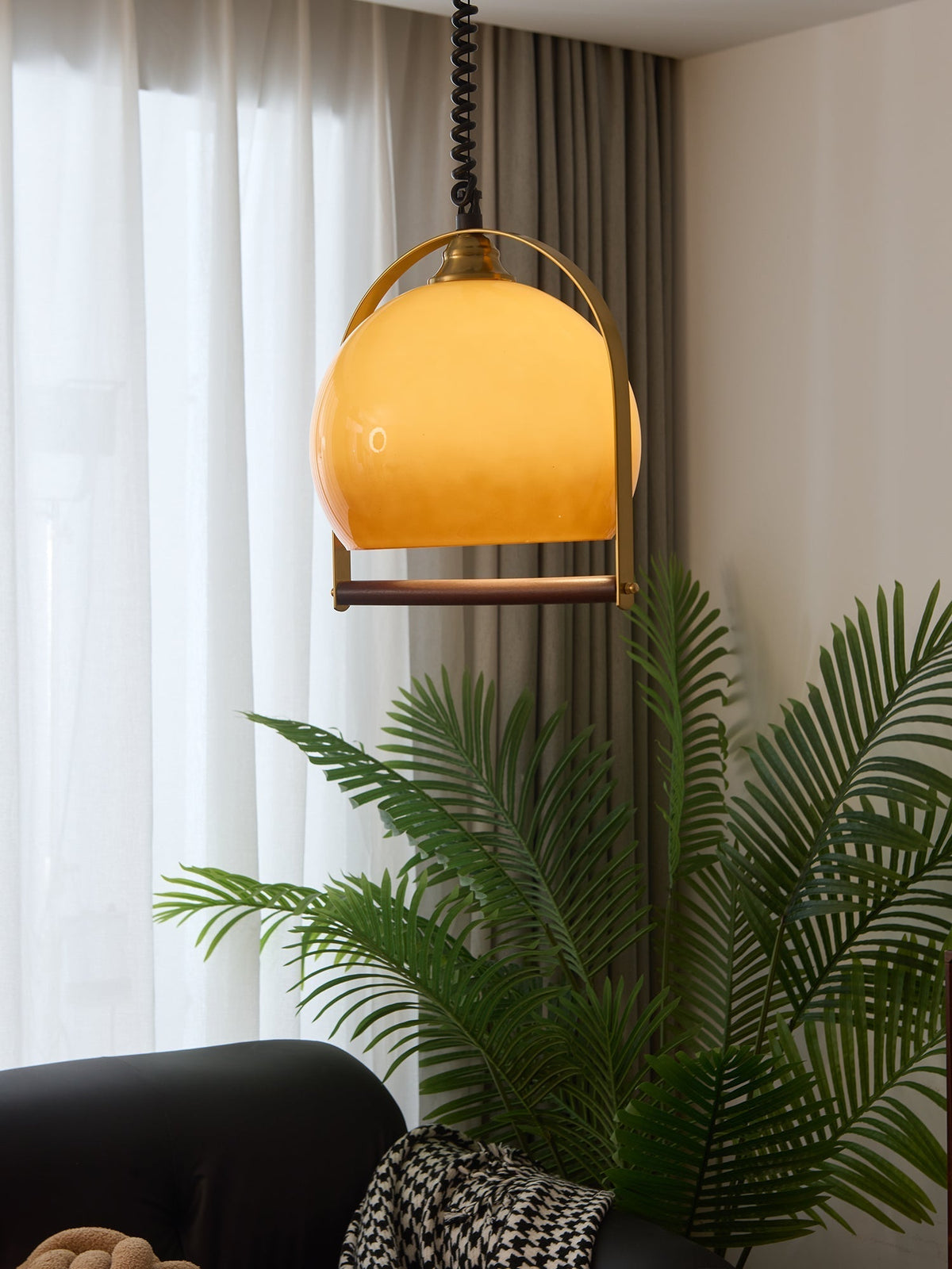Halcyon zeitgenössische minimalistische Bogen-Holz-Pendelleuchte