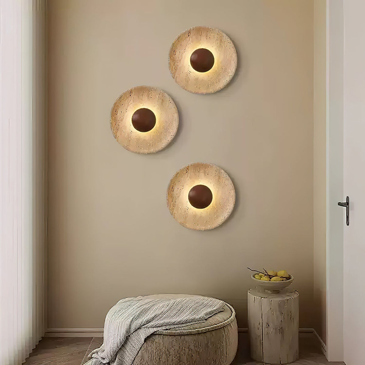 Aveny Rond Innenwandleuchte aus Travertin
