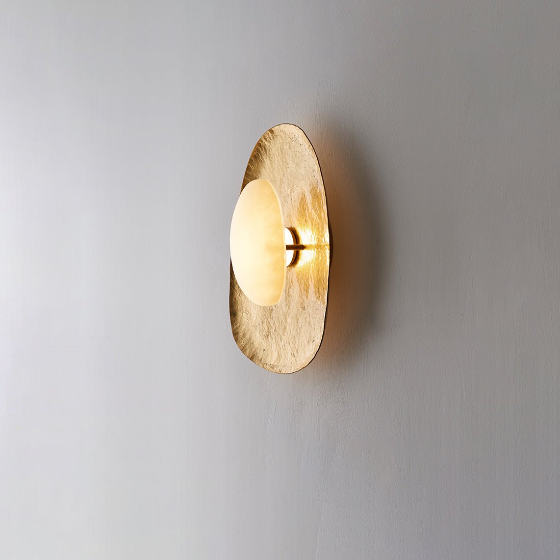Terieaine Halo Aperture Wandleuchte