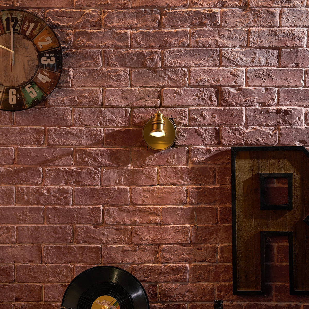 Corten Wandleuchte aus Messing