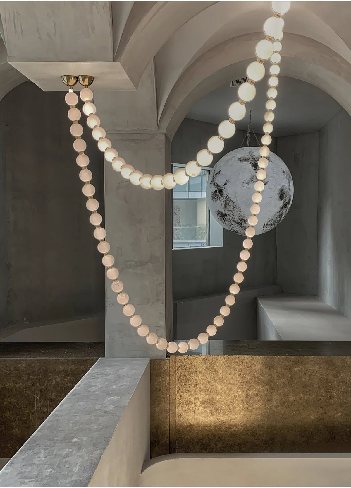 PearlCascade Kronleuchter aus Glas mit Kugeln