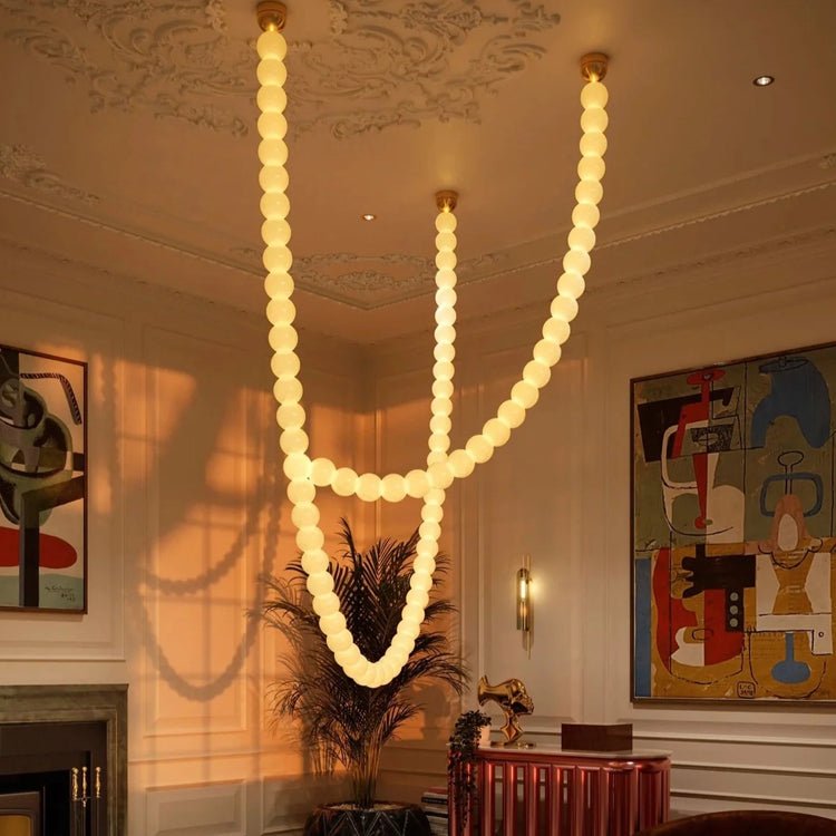 PearlCascade Kronleuchter aus Glas mit Kugeln