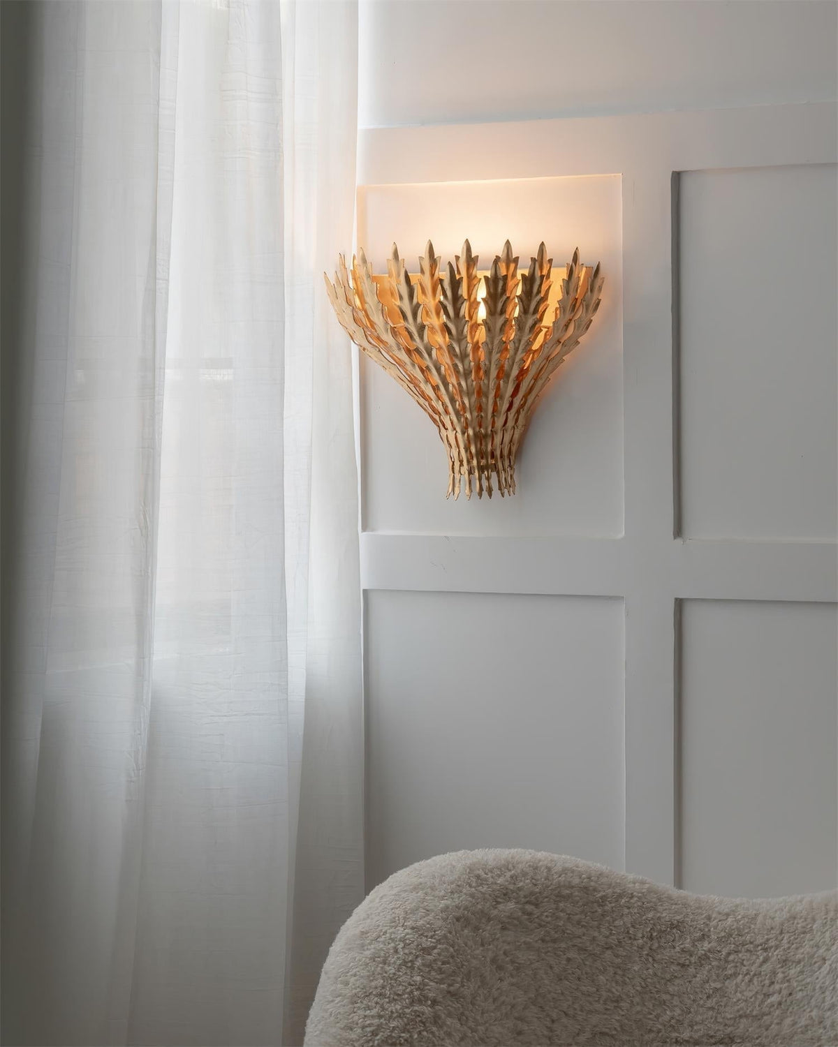 Hampton Wandleuchte Handgefertigtes Blatt-Motiv Eleganz