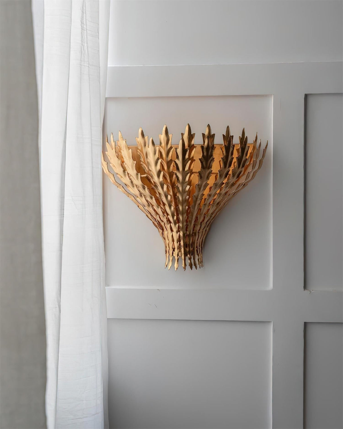 Hampton Wandleuchte Handgefertigtes Blatt-Motiv Eleganz