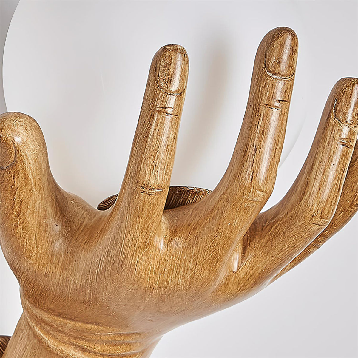 Wandleuchte Polymer Körper Handform Kugelschirm Holzmaserung