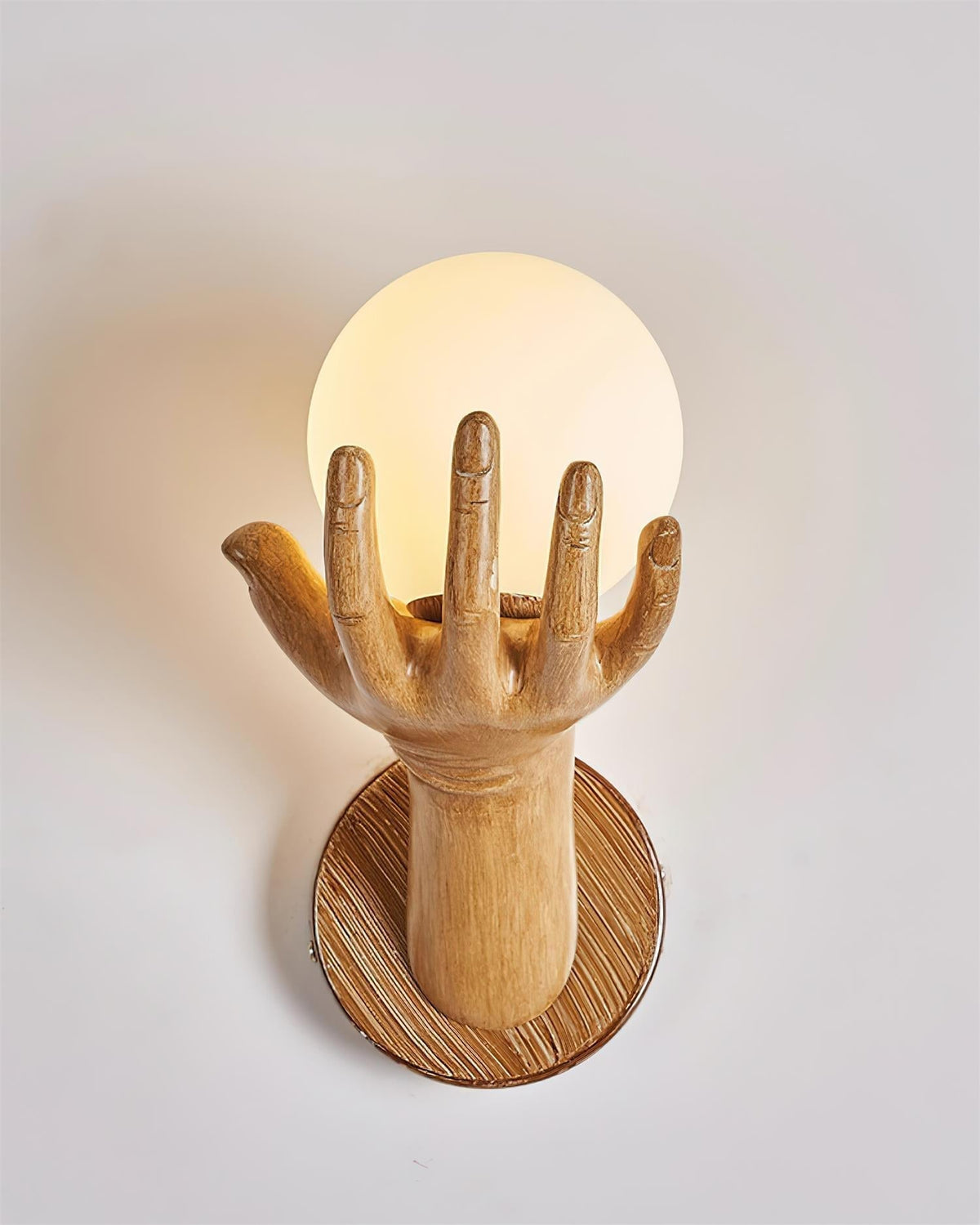 Wandleuchte Polymer Körper Handform Kugelschirm Holzmaserung